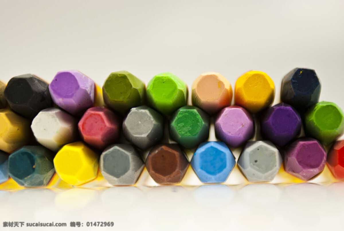 壁紙 彩色 畫圖 七彩 生活百科 鮮艷 學習用品 油畫棒 畫具 顏色豐富 桌面 dpi240 學習辦公 psd源文件