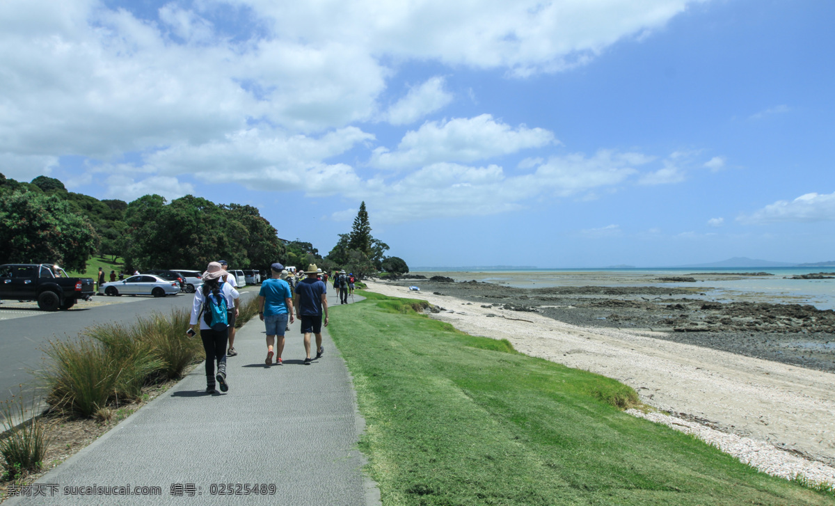 新西兰 卡瓦 贝 海滨 风景 天空 蓝天 白云 大海 海水 海滩 绿树 草地 步道 游人 休闲 风光 旅游摄影 国外旅游