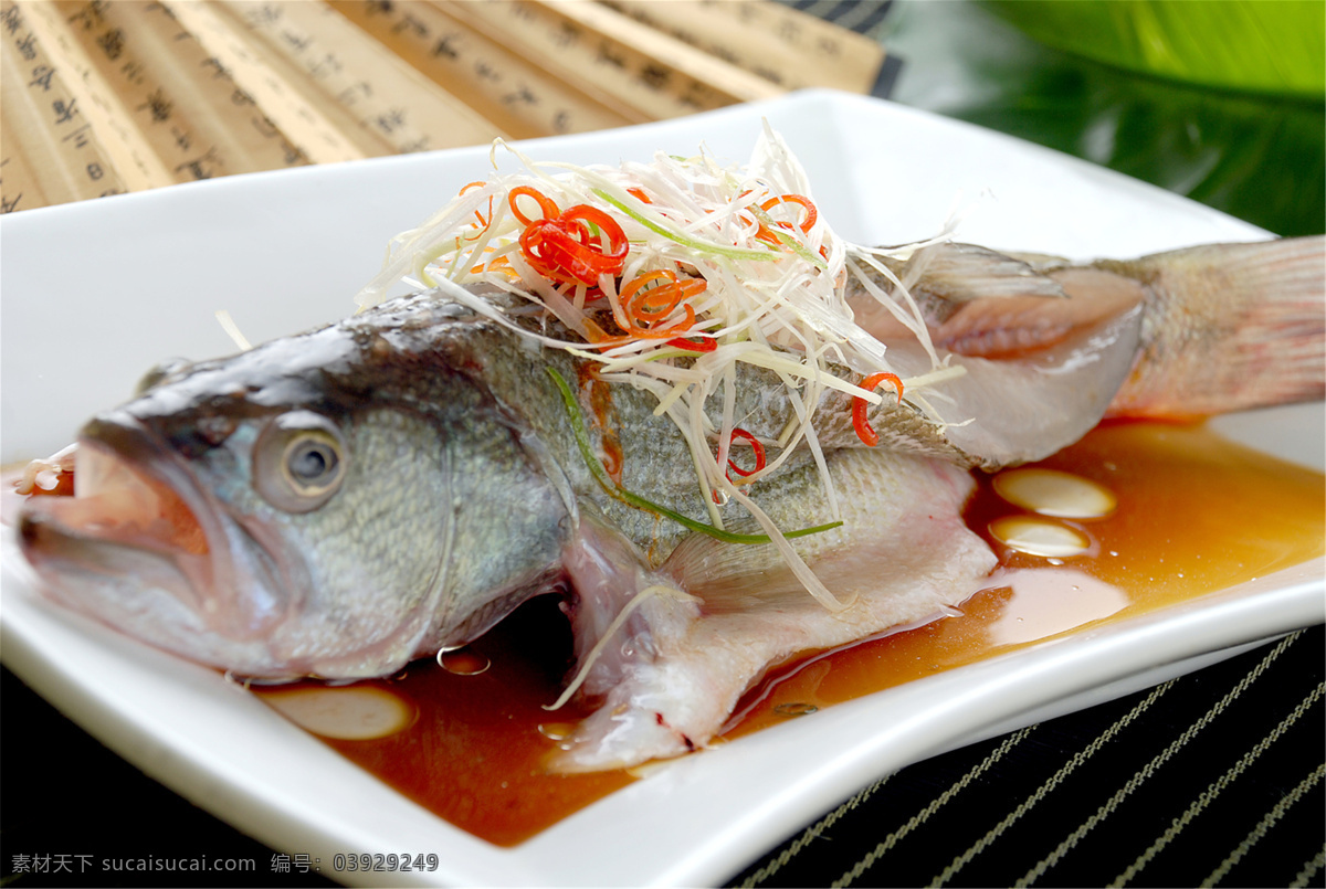 清蒸鲈鱼图片 清蒸鲈鱼 美食 传统美食 餐饮美食 高清菜谱用图