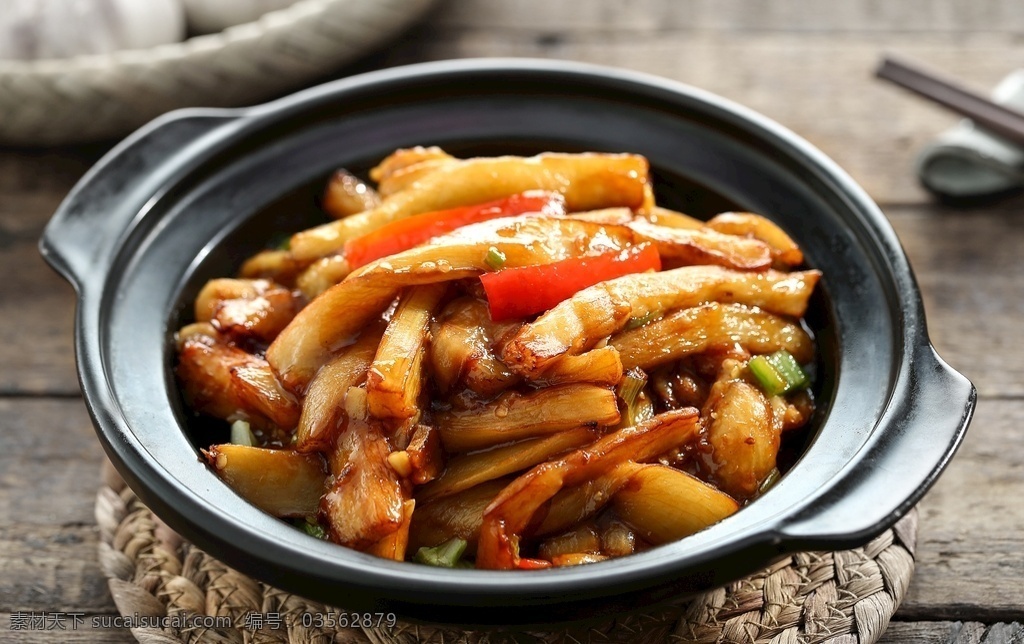 咸魚 茄子 煲 廣東菜 粵菜 家常菜 菜品 燈籠椒 筷子 小炒 砂鍋 魚香 餐飲美食 傳統(tǒng)美食