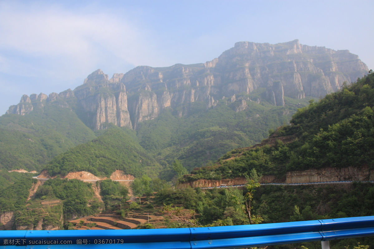 萬仙山 新鄉(xiāng) 輝縣 太行山 懸崖 峭壁 郭亮 南太行 太行美景 太行山脈 太行遠景 遠山 盤山公路 自然景觀 風景名勝 黑色