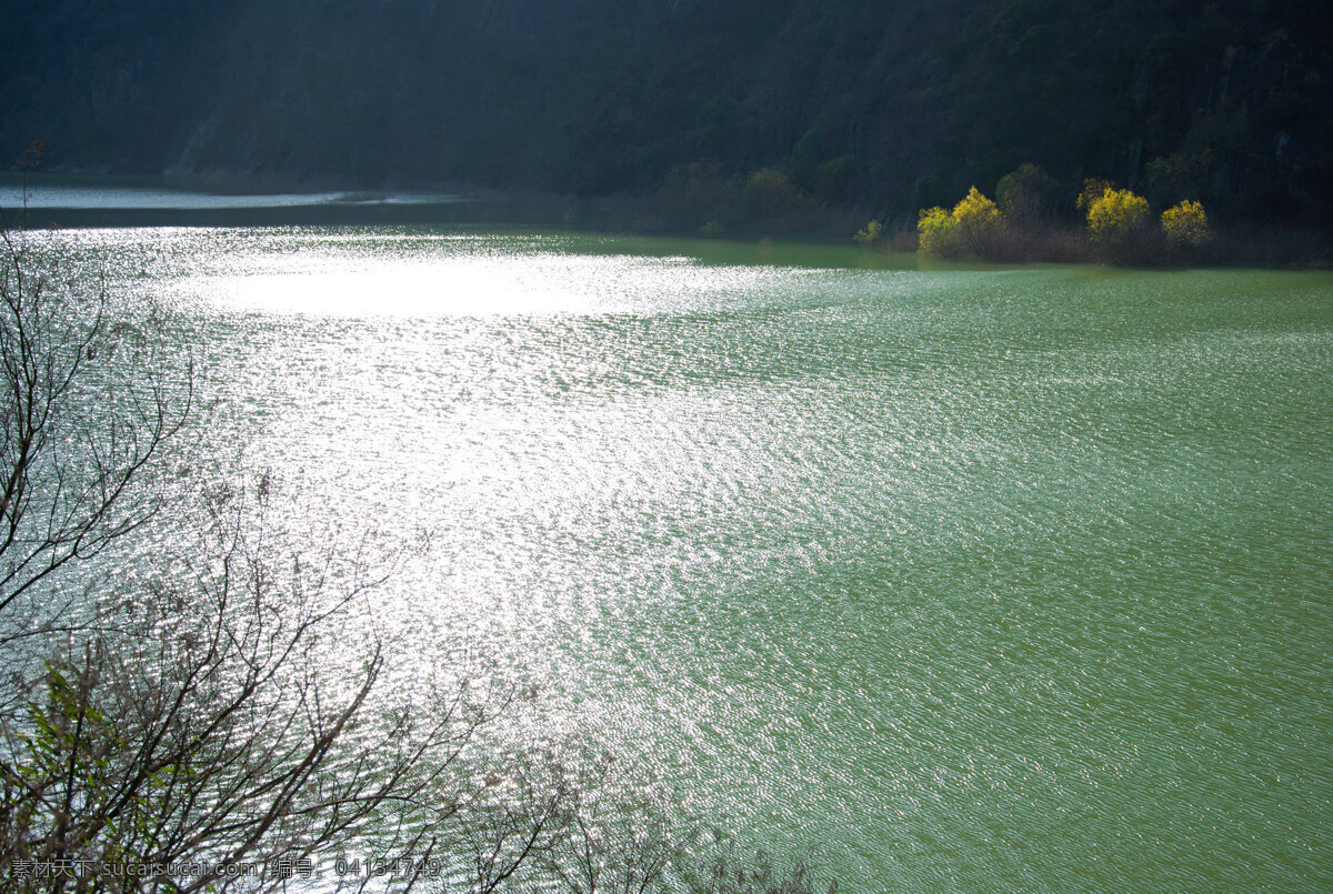 湖面风光 风景 风光 水库 湖面 鱼塘 绿色 秋色 微波 山水风景 自然景观