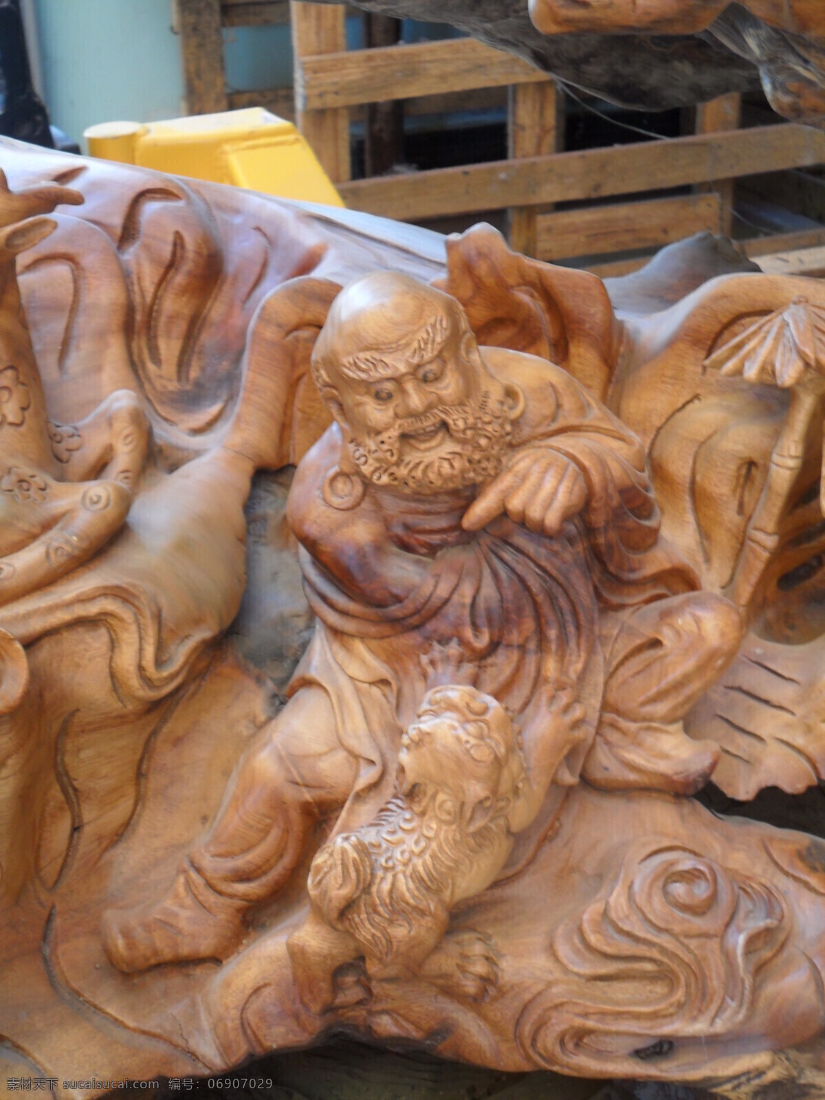 傳統(tǒng)文化 傳統(tǒng)藝術(shù) 雕刻 佛教 根雕 彌勒佛 木材 木雕 根雕彌勒佛 根雕藝術(shù) 文化 手工藝品 宗教信仰 民房 文化藝術(shù)