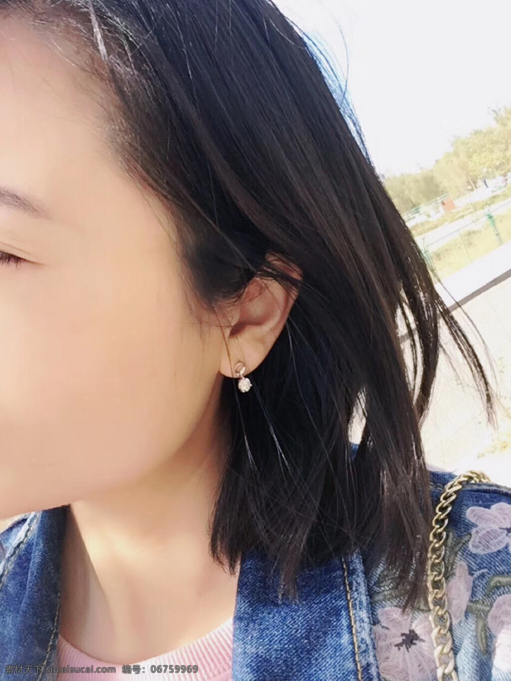 側(cè)臉圖片 人物 耳飾 自在 享受 風(fēng)景 人物圖庫 女性女人