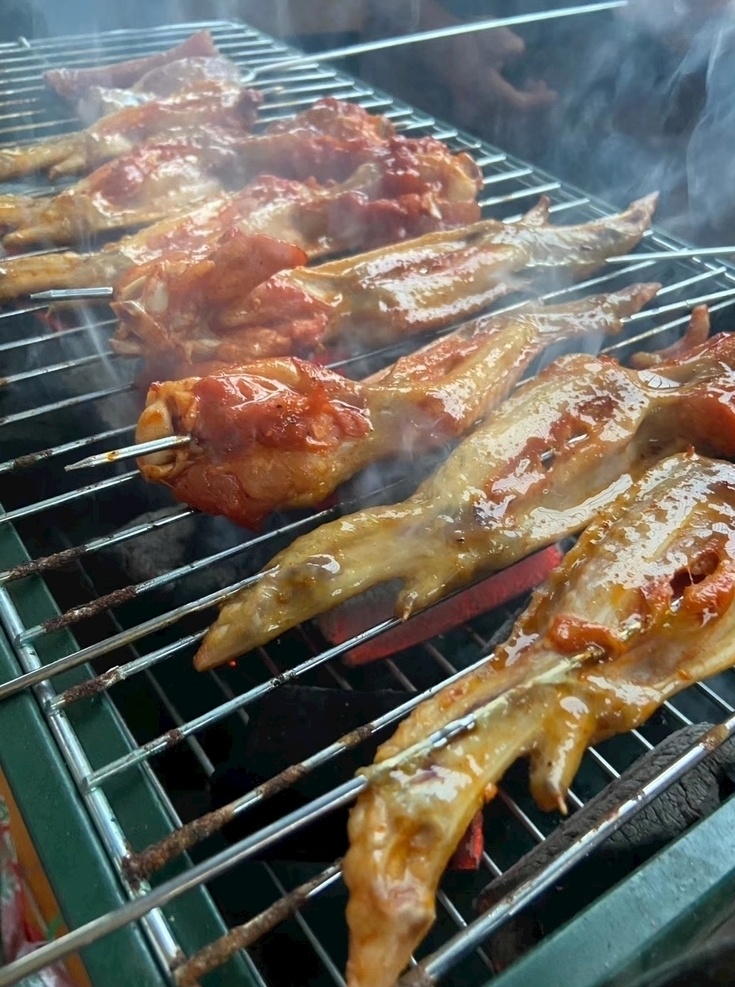 燒烤圖片 燒雞翅 雞全翅 烤雞翅 釀雞亦 自助燒烤 聚會 蜜汁雞翅 烤串 美食 食物 餐飲美食 傳統(tǒng)美食