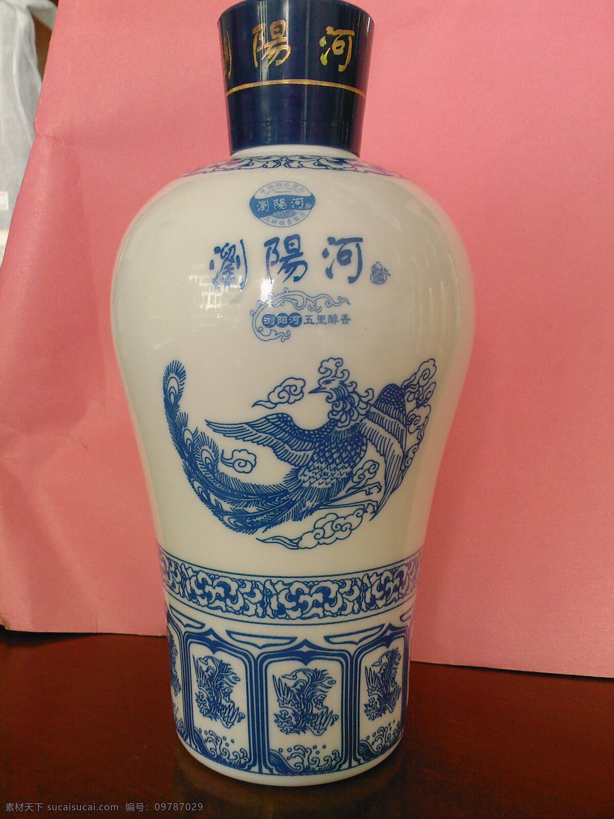 花瓶圖片 藍色 青花瓷 設(shè)計圖庫 水晶花瓶 瀏陽河酒 仿青十里 捷克水晶花瓶 日本水晶花瓶 網(wǎng) 王 不是 花瓶