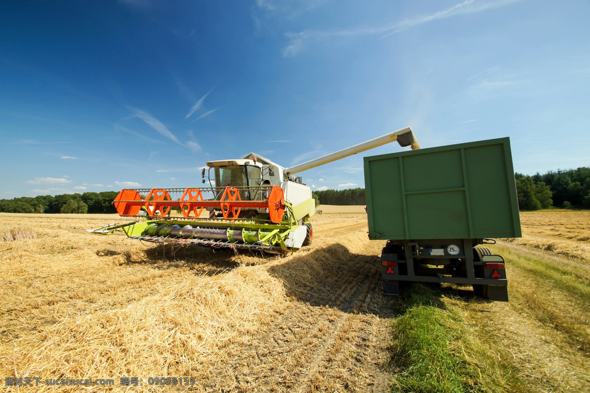 工作 农用车 农用机器 农用工具 拖拉机 农业科技 现代科技 农业生产
