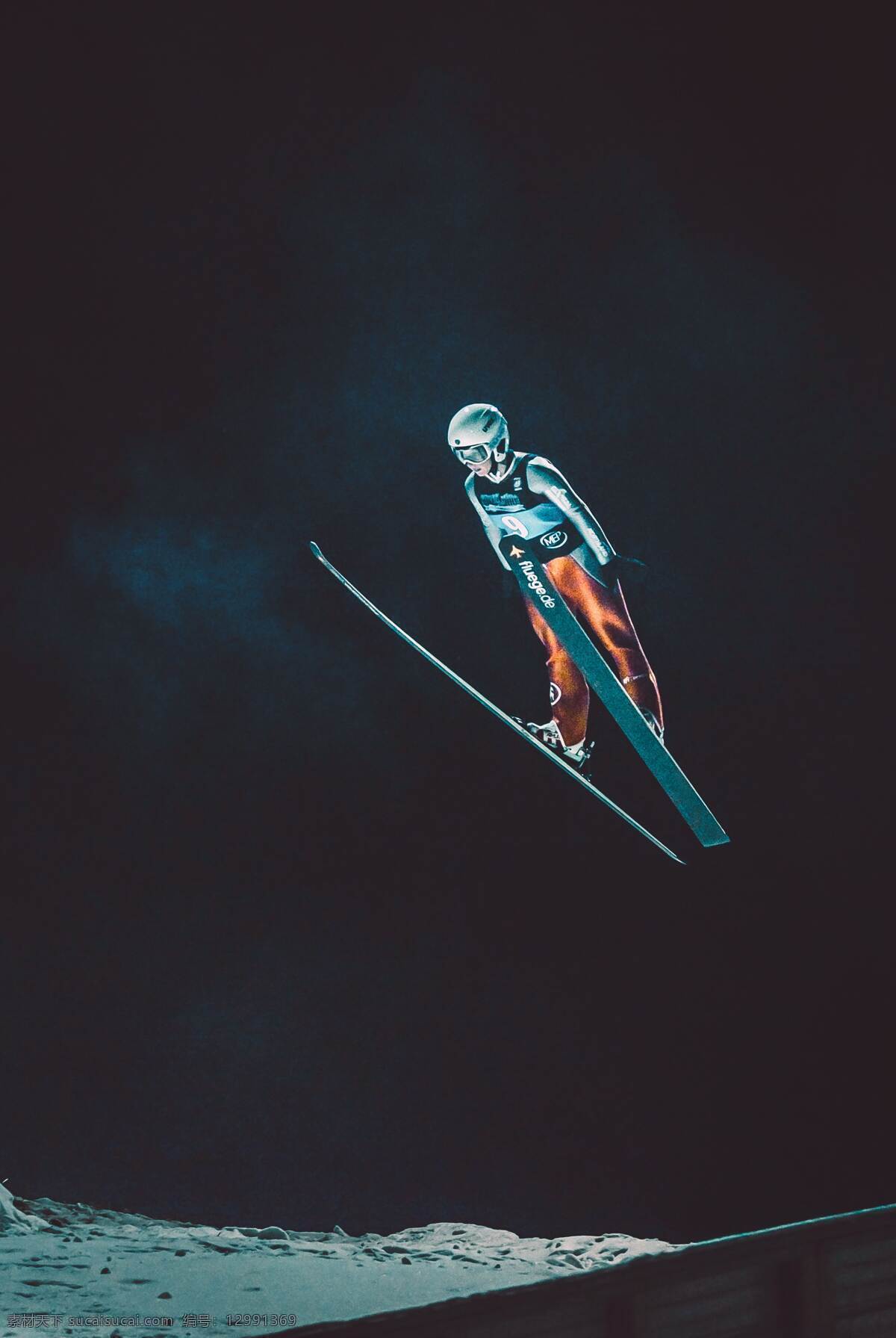 滑雪极限运动 滑雪 空中飞舞 极限运动 黑色 勇敢者游戏 人物图库 职业人物