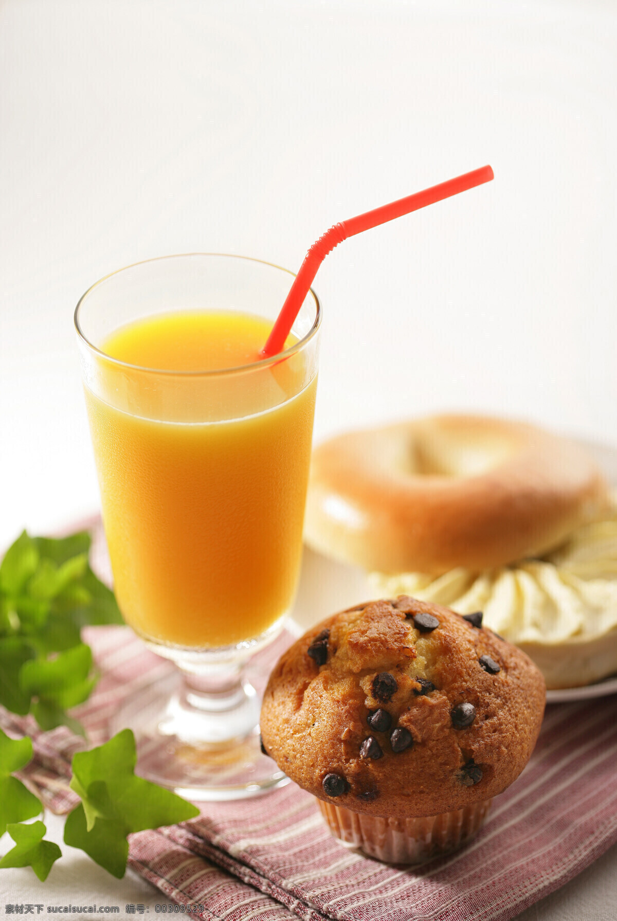 美味早餐橙汁 蛋糕图片素材 饮料 果汁 橙汁 玻璃杯 橙黄色 早餐 小蛋挞 黄色 蛋卡 甜食 美食 健康 炸面包圈 奶酪 甜点 点心 高清图片 生日蛋糕图片 餐饮美食