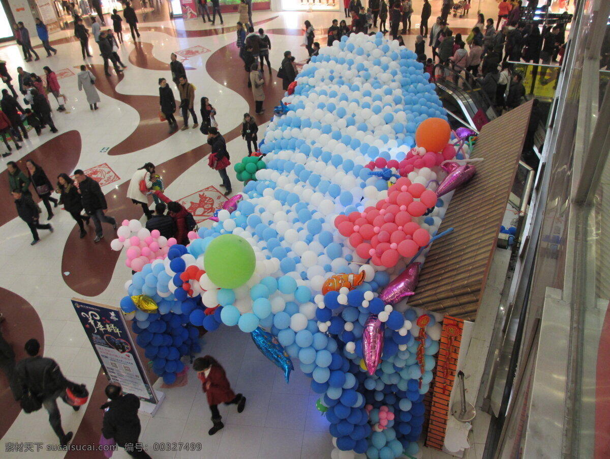 商场气球装饰 七彩气球 彩色气球 气球装饰 商场大厅 商务金融 商务场景 灰色