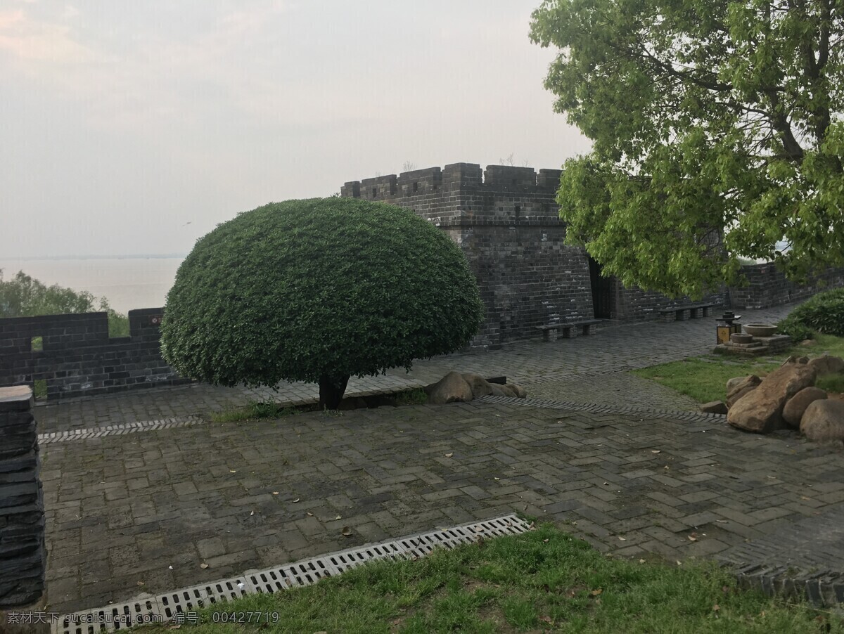 古城墙 城墙 碉堡 绿化 超大绿植 公园 自然景观 风景名胜