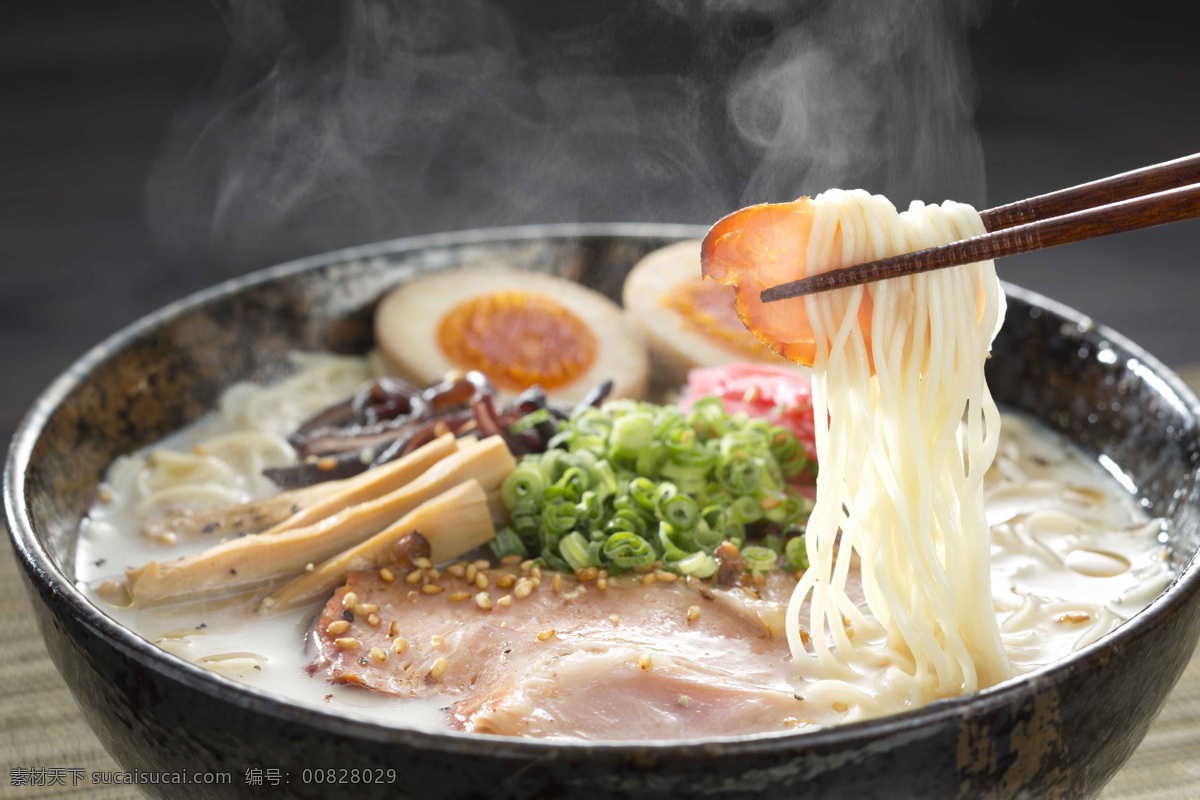 日本拉面 日式拉面 骨汤拉面 豚骨拉面 味千拉面 拉面 面条 日本料理 美食 餐饮 餐饮美食 传统美食