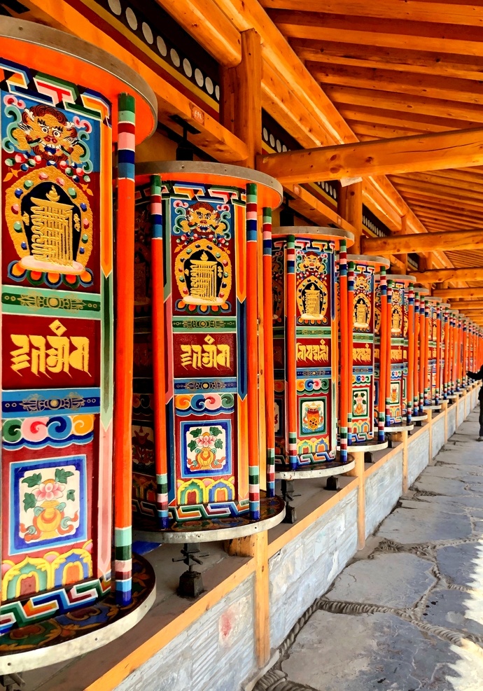 特色建筑 信仰 超大转经筒 藏民 传承 文化艺术 宗教信仰
