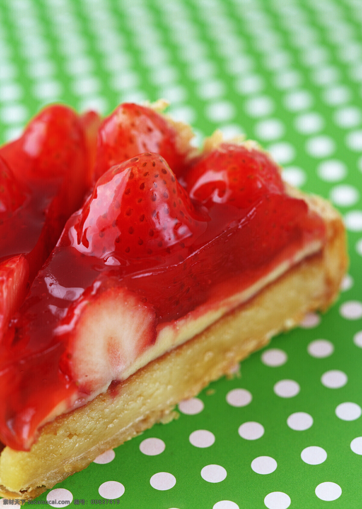 高清图片 蛋糕 慕斯蛋糕 水果蛋糕 草莓 草莓蛋糕 草莓派 手工 烘焙 甜品 甜点 餐饮美食