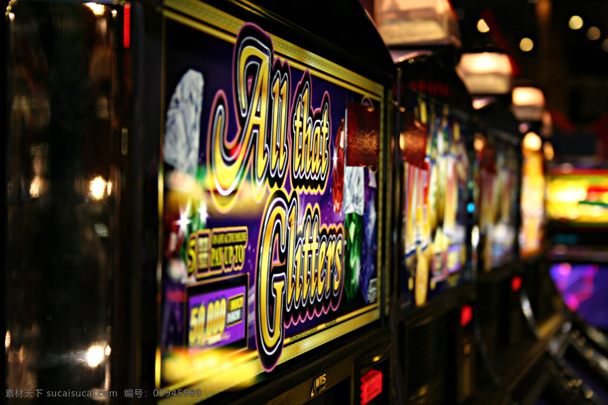 夜景 灯箱 城市夜景 灯 灯光 广告 围墙 站牌 站台 城市一角 风景 生活 旅游餐饮