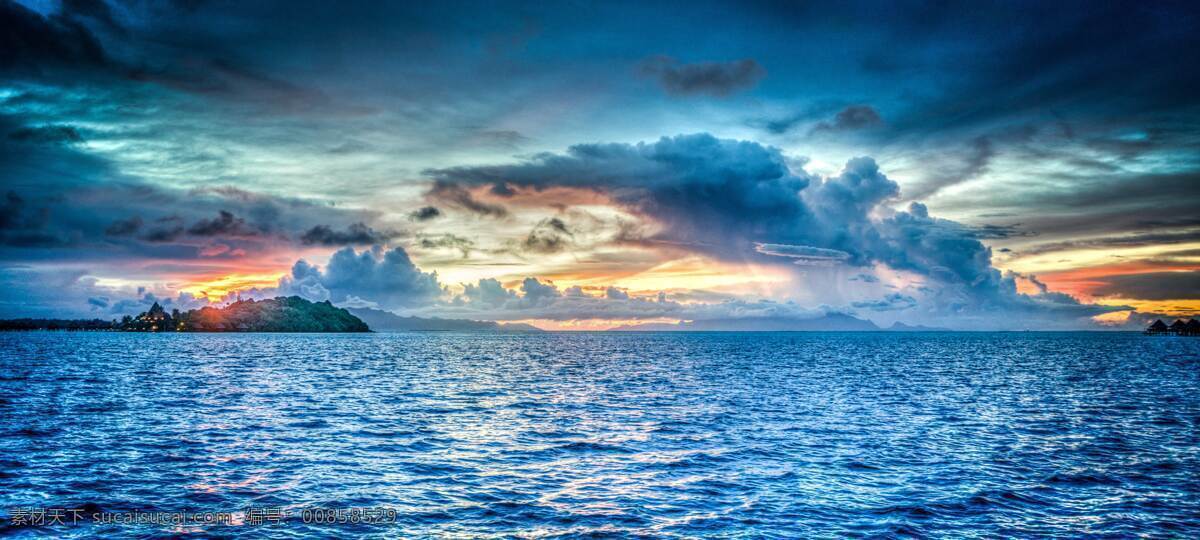 蓝天大海 大海 海水 海洋 蓝色海水 海面 浪花 水纹 波浪 海浪 蓝天 火烧云 自然景观 自然风景