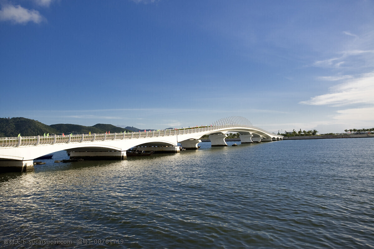 白云 大海 国内旅游 海南风景 海滩 蓝天 旅游 旅游摄影 三亚桥 桥 天空 阳光 晴天 三亚 psd源文件