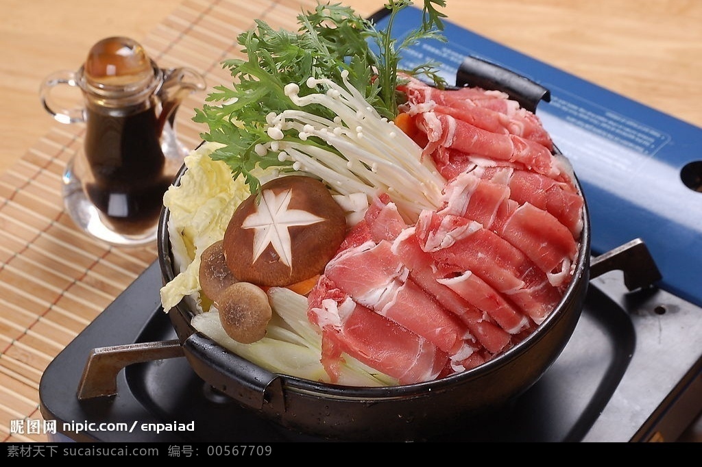 日式牛肉火锅 日式 牛肉 火锅 料理 日式料理 香菇 金针菇 餐饮美食 西餐美食 摄影图库