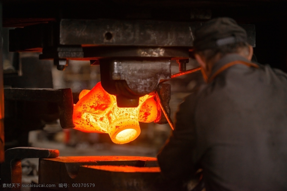 铸铁的工人 铸铁 打铁 铁匠 烧铁 炼铁 其他类别 生活百科 黑色
