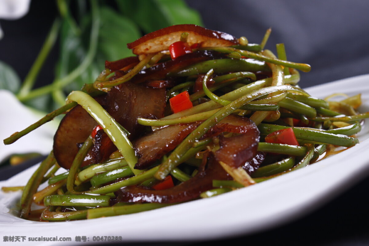 手 撕 蒜苔 炒 腊 猪 脸 手撕 炒腊 猪脸 蒜苔炒腊猪脸 菜品图 餐饮美食 传统美食