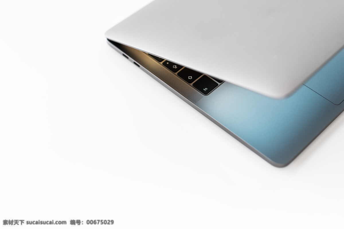 商务背景 电脑 键盘 白色背景 彩色背景 笔记本电脑 商务金融 商务素材