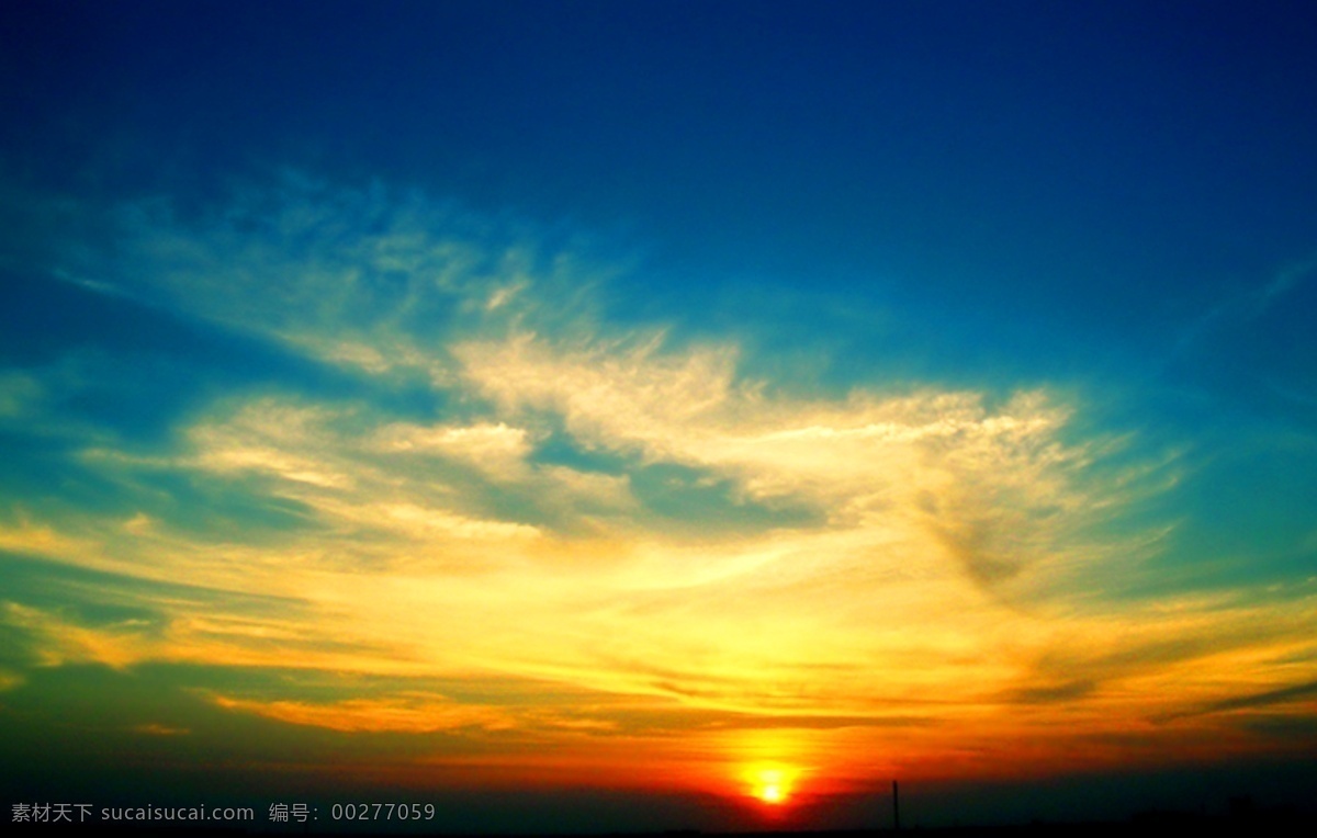 落日 夕阳红 背光 野外 云霞 背景图片