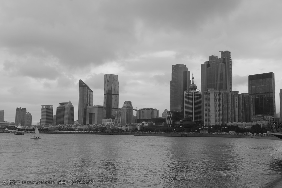 青岛风光 建筑物 高楼 海滨 阴雨天 海水 国内旅游 旅游摄影