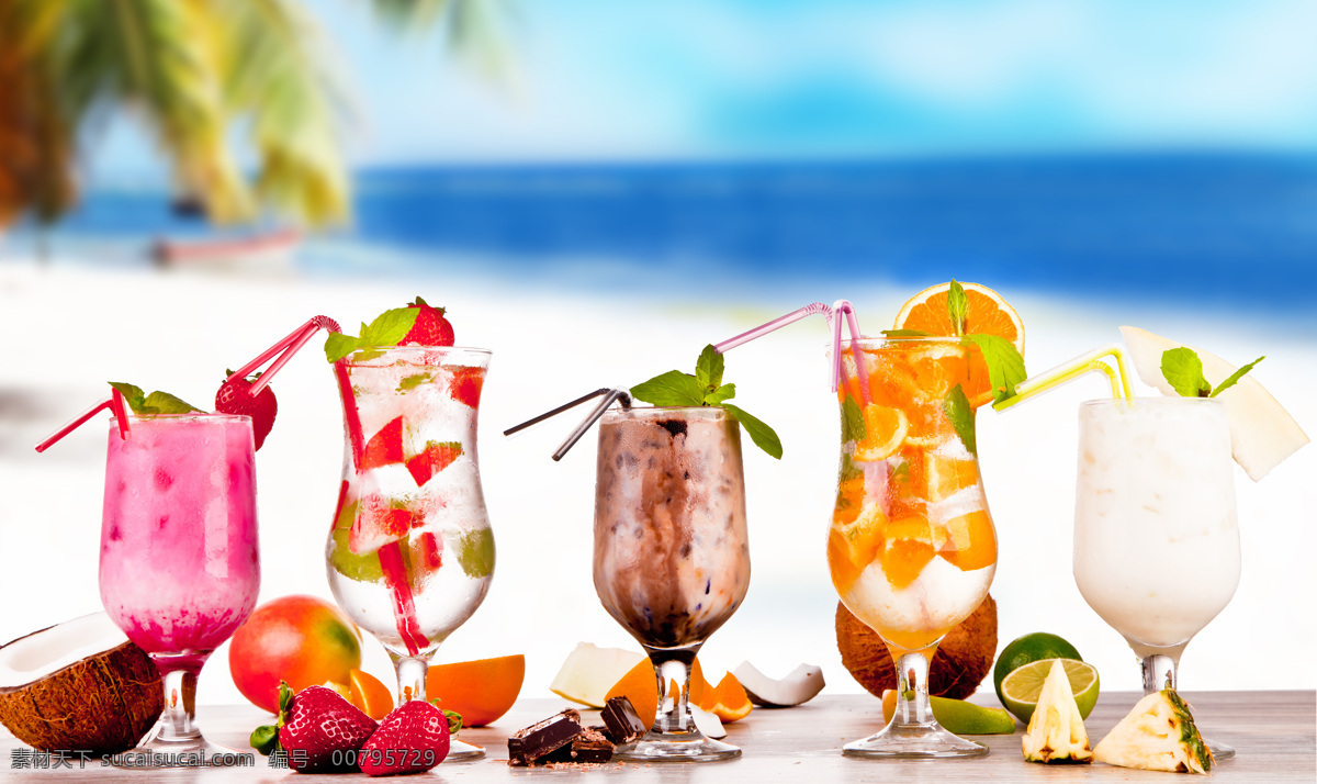 各种 水果 饮料 水果饮料 冷饮 夏季热爱 橙汁 西瓜汁 椰汁 大海图片 风景图片