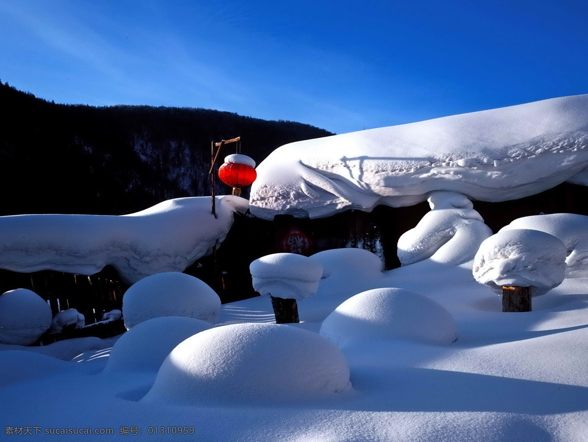 图片素材下载 雪景 乡村免费下载 雪 落 农家 红灯笼 相映 雪厚近一米 风景 生活 旅游餐饮