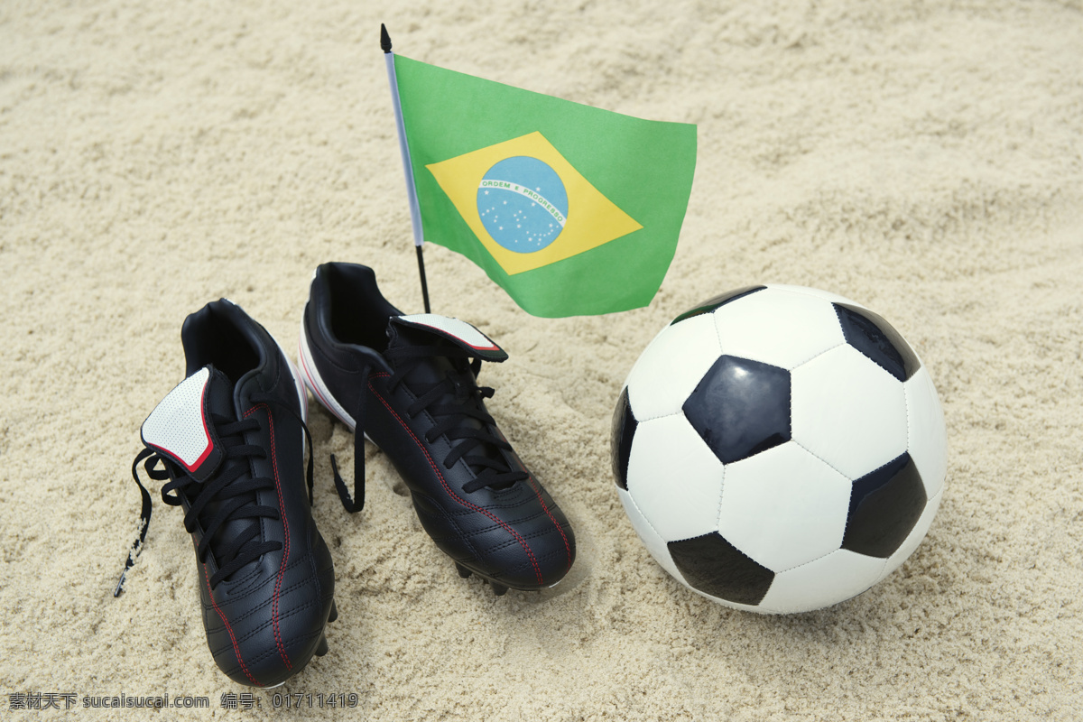 沙滩 上 球鞋 足球 巴西 世界杯 标志 彩旗 体育运动 生活百科