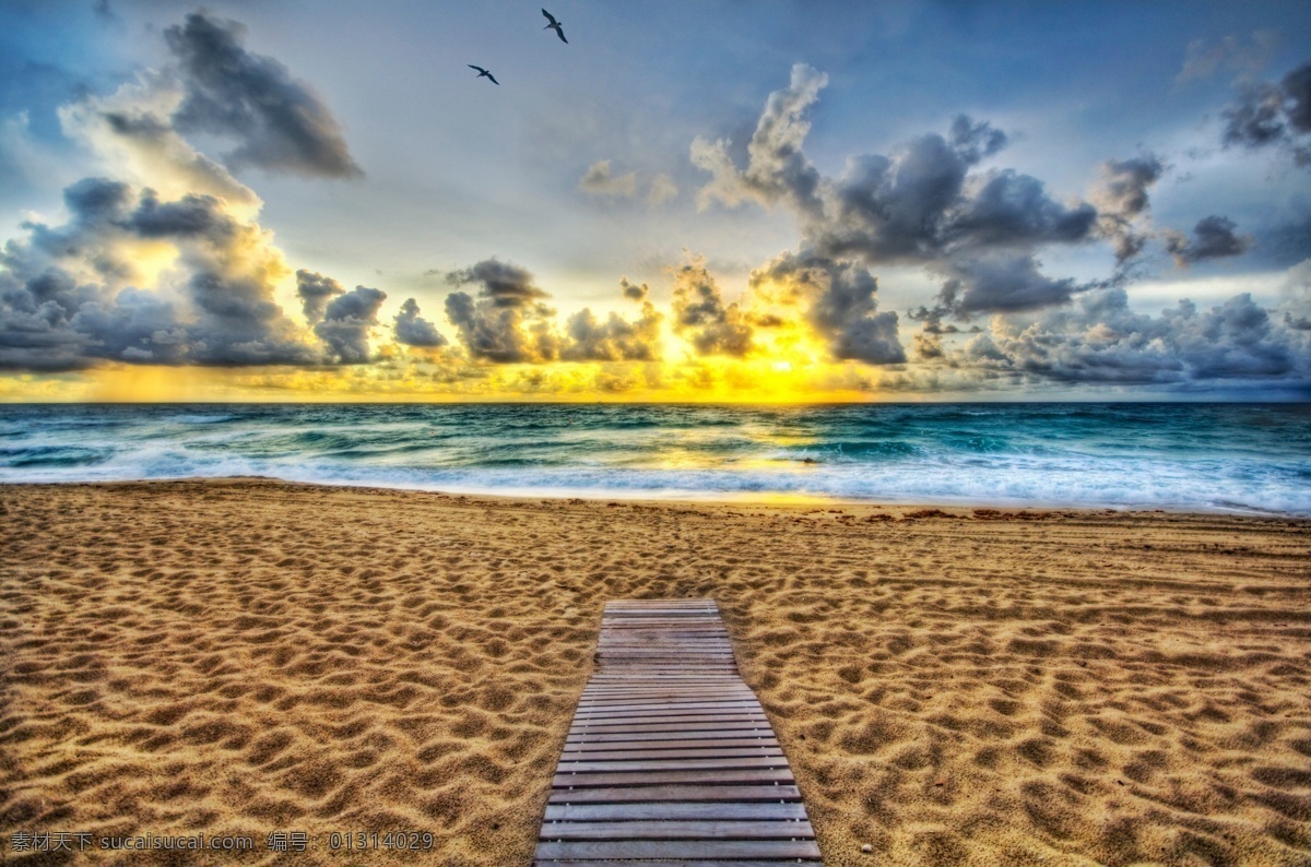 海边 海滩 黄昏 景色 美景 色彩 沙滩 夕阳 天空 云彩 壮观 美丽自然 自然风景 自然景观 psd源文件