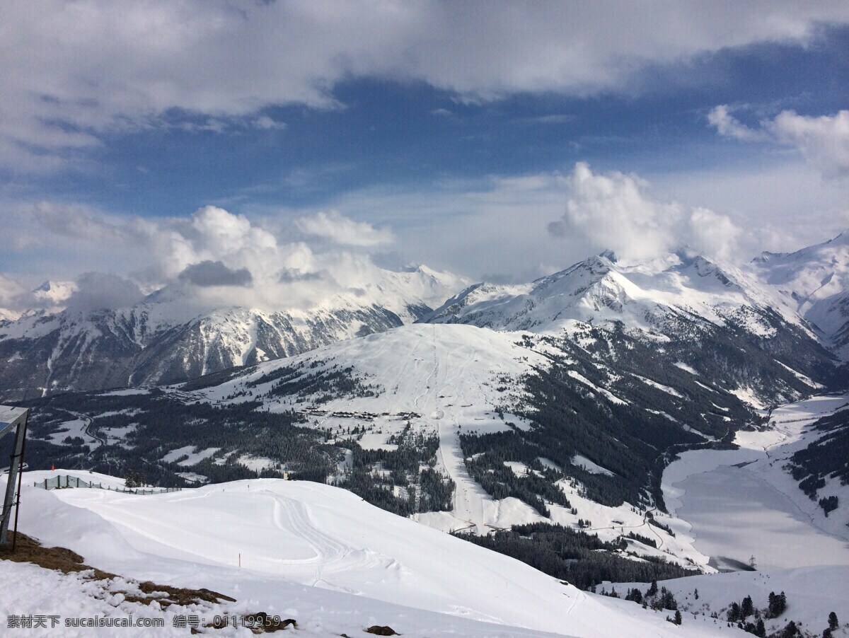 雪山 景观 背景 壁纸 自然 海报 自然背景 环保 生态 天空 云彩 白云 蓝天 渐变 山 山脉 岩石 阳光 雪 雪景 雪地