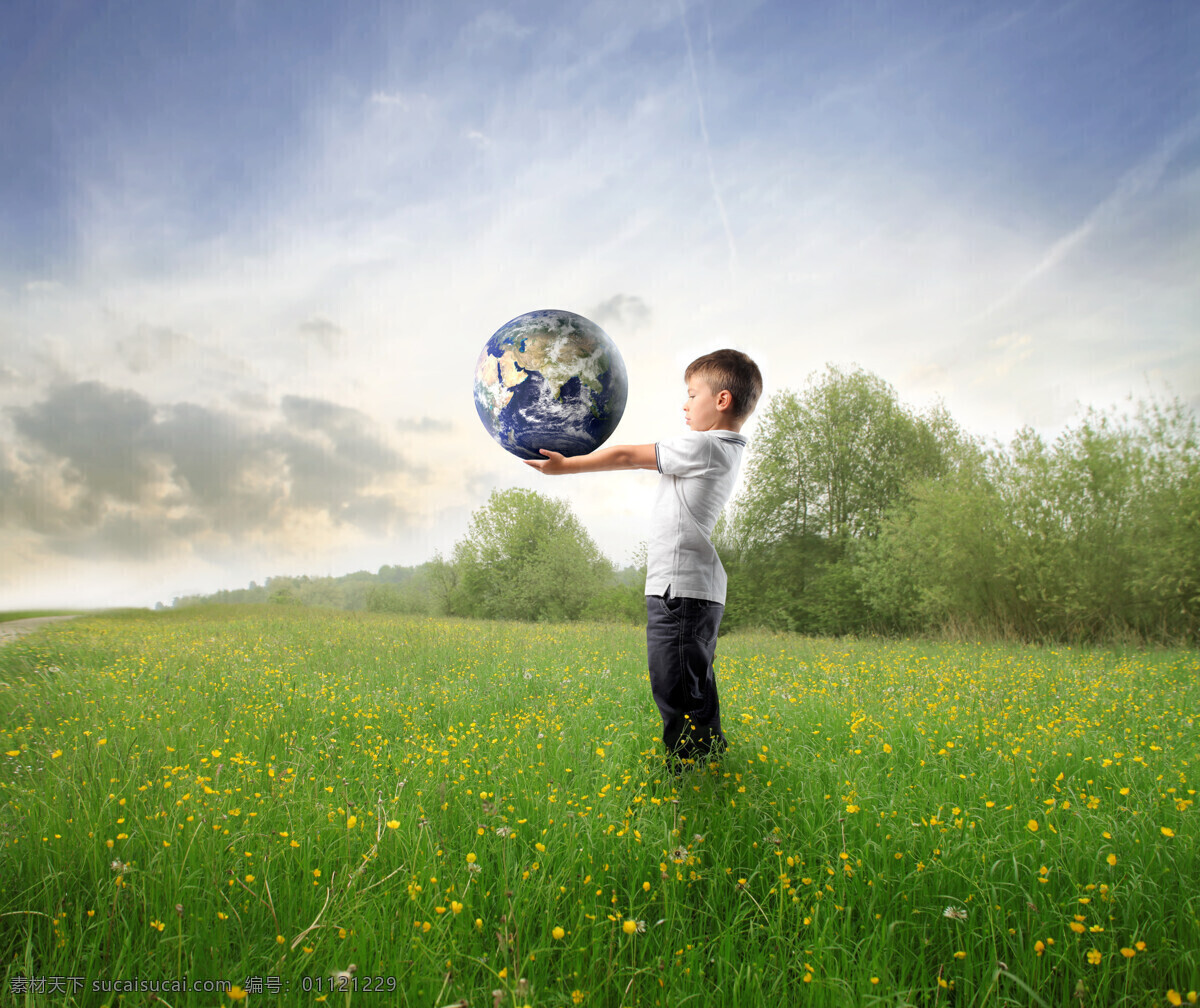 手 捧 地球 小孩 人物 小男孩 草地 站立 爱护地球 捧起 地球图片 环境家居
