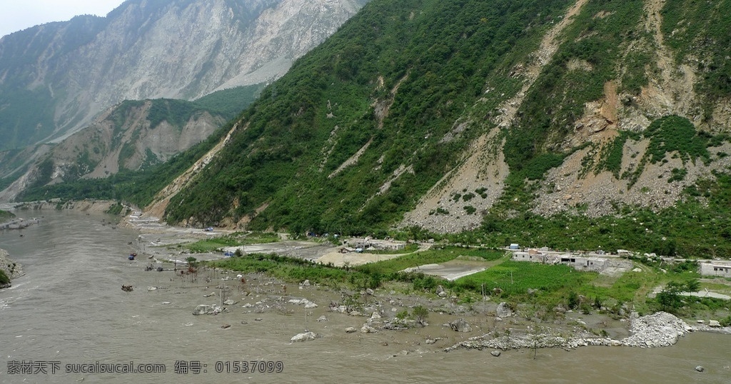 地震 后 滑坡体 地震灾害 地震破坏 泥石流 山崩落石 地质灾害 自然灾害 山地灾害 地质沉降 山体滑坡 堰塞湖 防灾减灾 抗震救灾 灾害治理 地震预报 灾害预警 灾害紧急响应 汶川 苦难的历程 痛苦的记忆 地质 科学 地理 发现 自然景观 自然风景