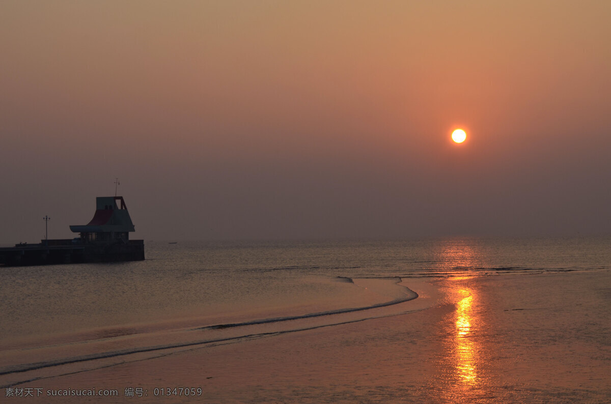 大海 自然风景 自然景观 上 朝阳 海上朝阳 水中阳光 落潮后的海滩 水上建筑 psd源文件