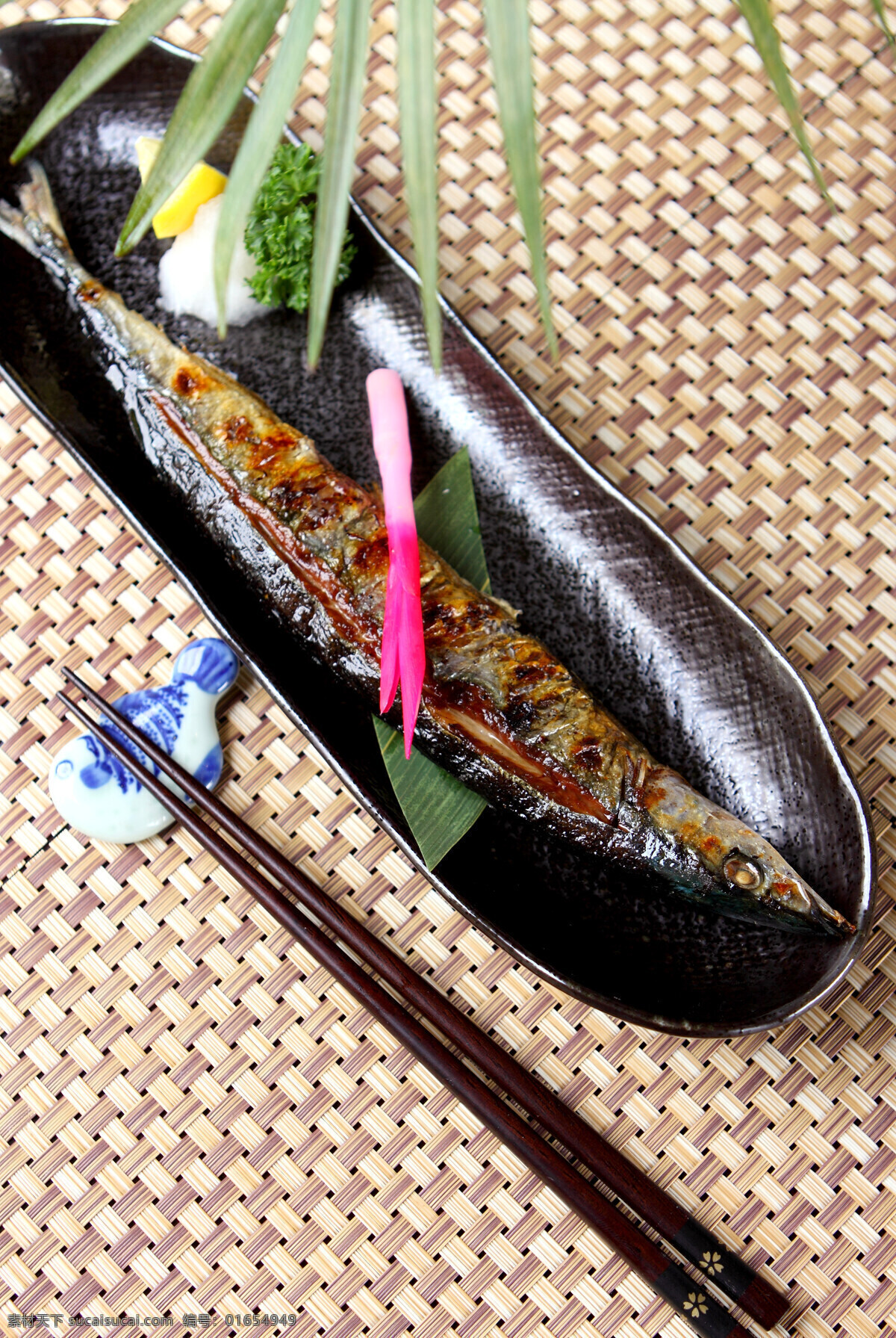 盐烤秋刀鱼 秋刀鱼 烤秋刀鱼 海鲜 鱼类 日本料理 餐饮美食 西餐美食