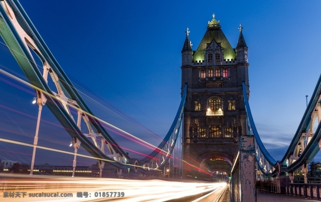 伦敦桥特写 伦敦桥夜景 伦敦桥 泰晤士河 夜景 灯光 倒影 钢索 吊桥 著名建筑 英国建筑 伦敦建筑 伦敦地标 自然景观 建筑景观
