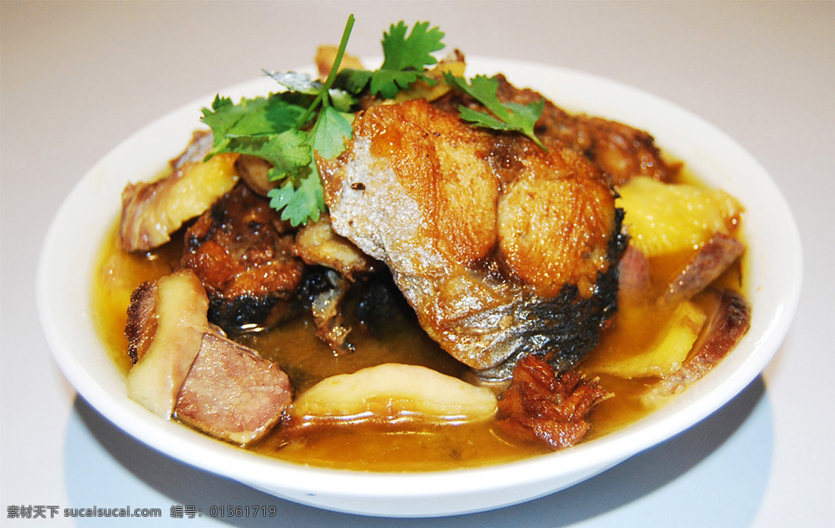 鲅鱼炖胸口 美食 传统美食 餐饮美食 高清菜谱用图