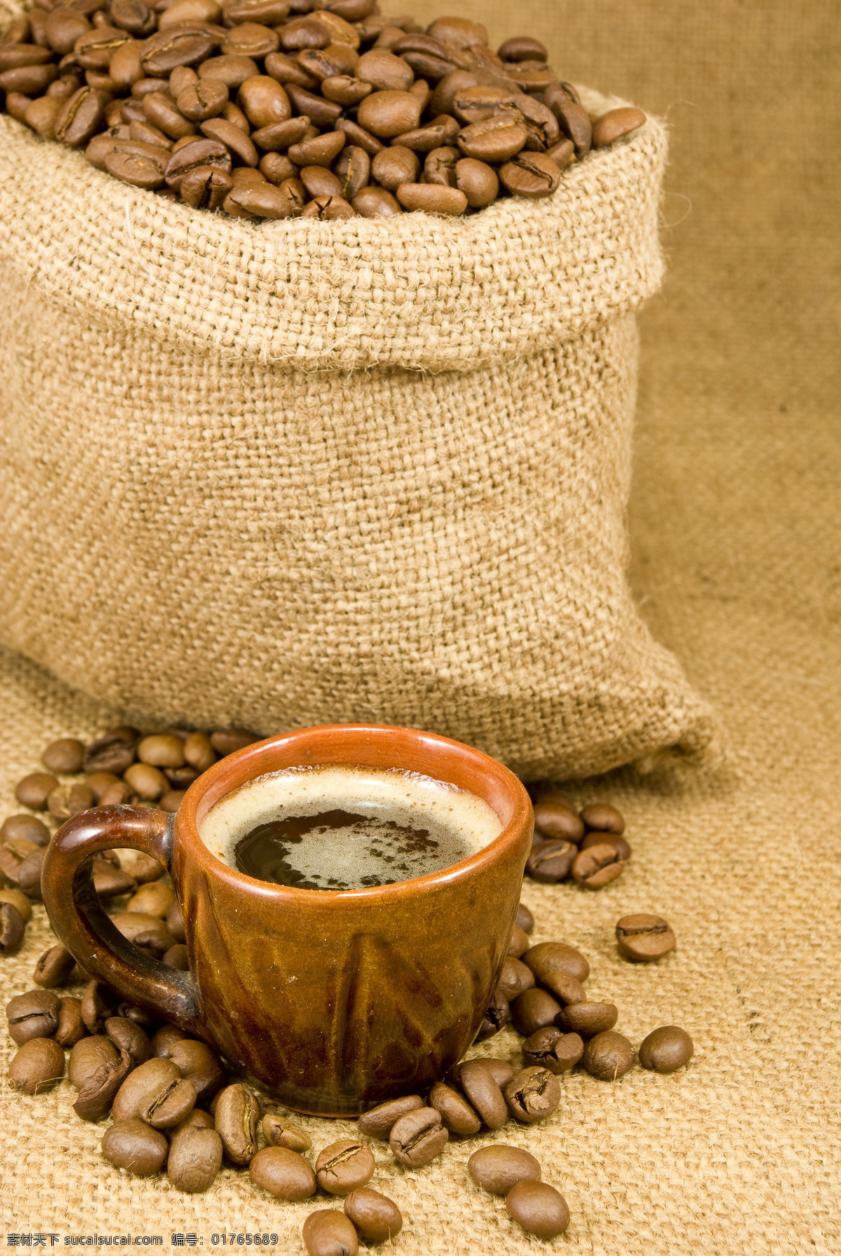 麻袋 里 咖啡豆 咖啡 咖啡杯子 咖啡原料 咖啡果 其他类别 餐饮美食 白色