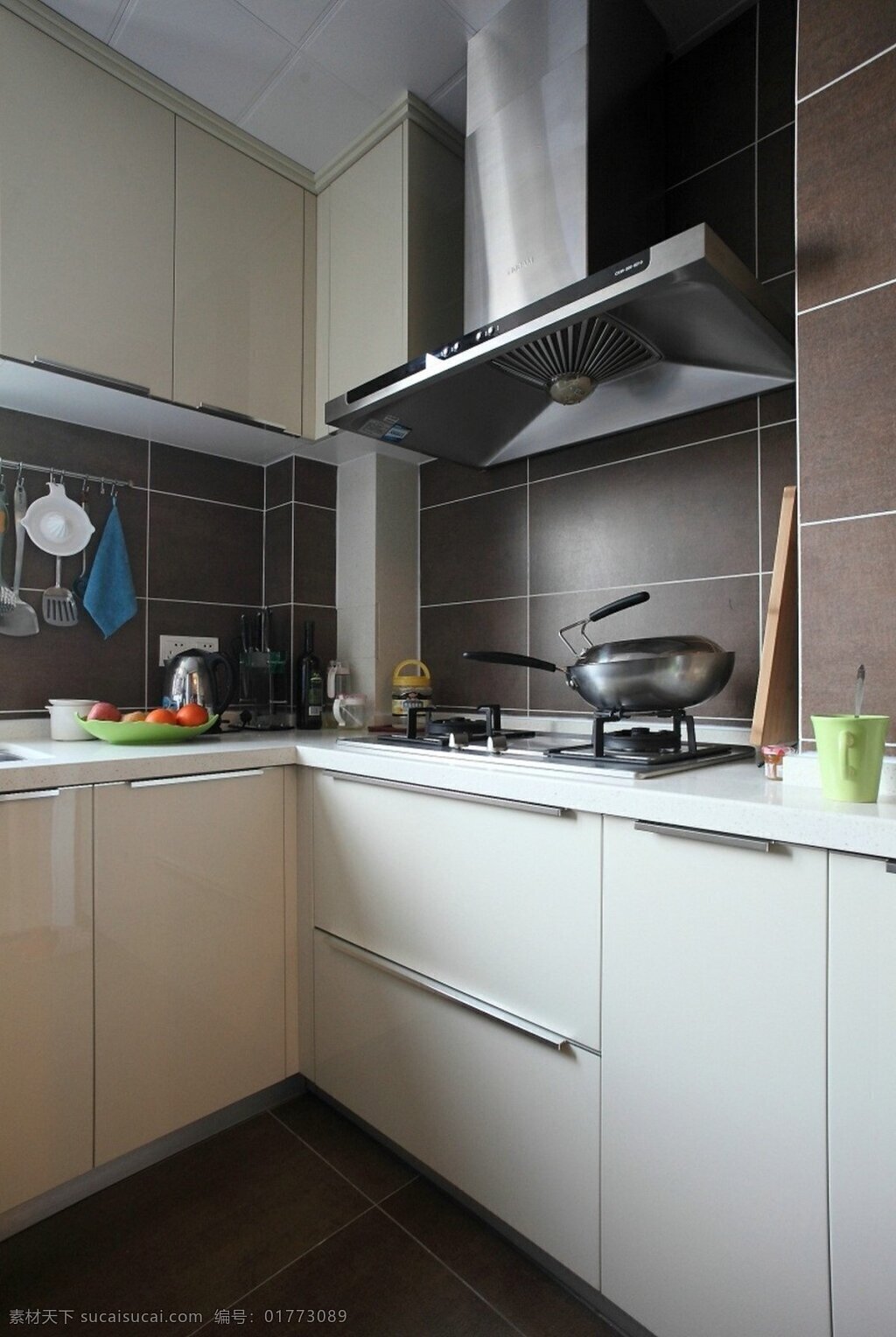 简约 风 室内设计 厨房 白色 柜子 灶台 效果图 现代 料理台 调 抽油烟机 家装