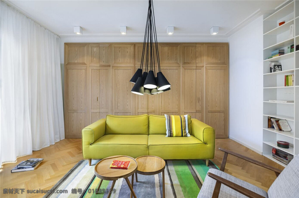 时尚 客厅 黄色 条纹 抱枕 室内装修 效果图 客厅装修 木制地板 条纹地毯 木制背景墙