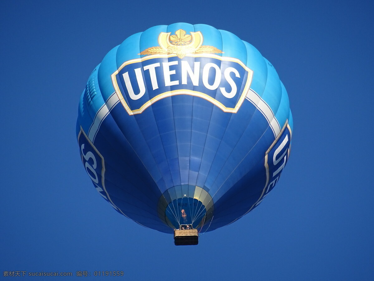 蓝色热气球 蓝色 热气球 天空 蓝天 气球 蓝色天空 气囊 热力气球 漂浮 近景 局部 特写 体育运动 文化艺术