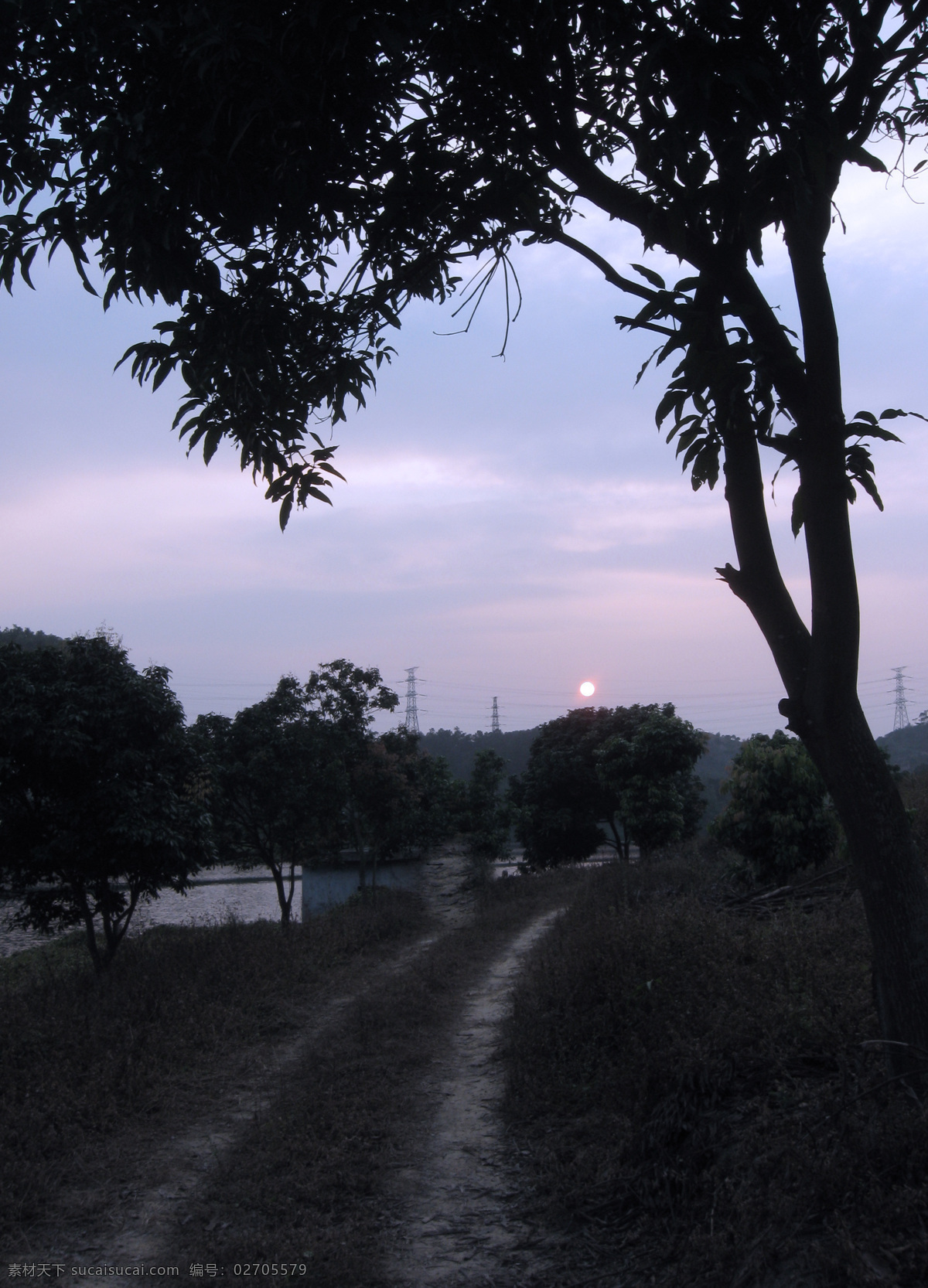 夕阳西下 剪影 天涯 夕阳 自然风景 自然景观 古道 西风 凄凉 psd源文件