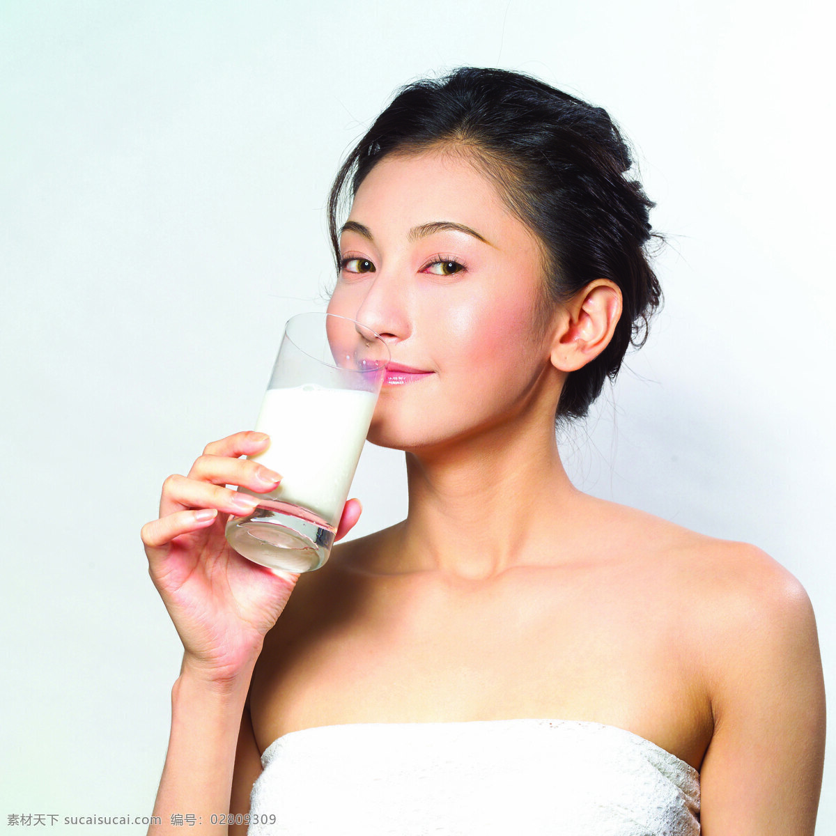 喝 牛奶 美女图片 喝牛奶的美女 牛奶的美女 喝牛奶 美女 休闲时尚 时尚生活 健康生活 漂亮美女 漂亮女人 时尚女人 女性女人 人物图库 人物图片