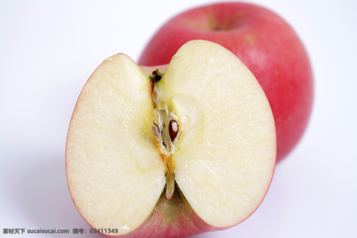 苹果 水果 食物 静物 切开 红苹果 红富士 苹果肉 新鲜水果 苹果切开 白色背景 切开的苹果 生物世界