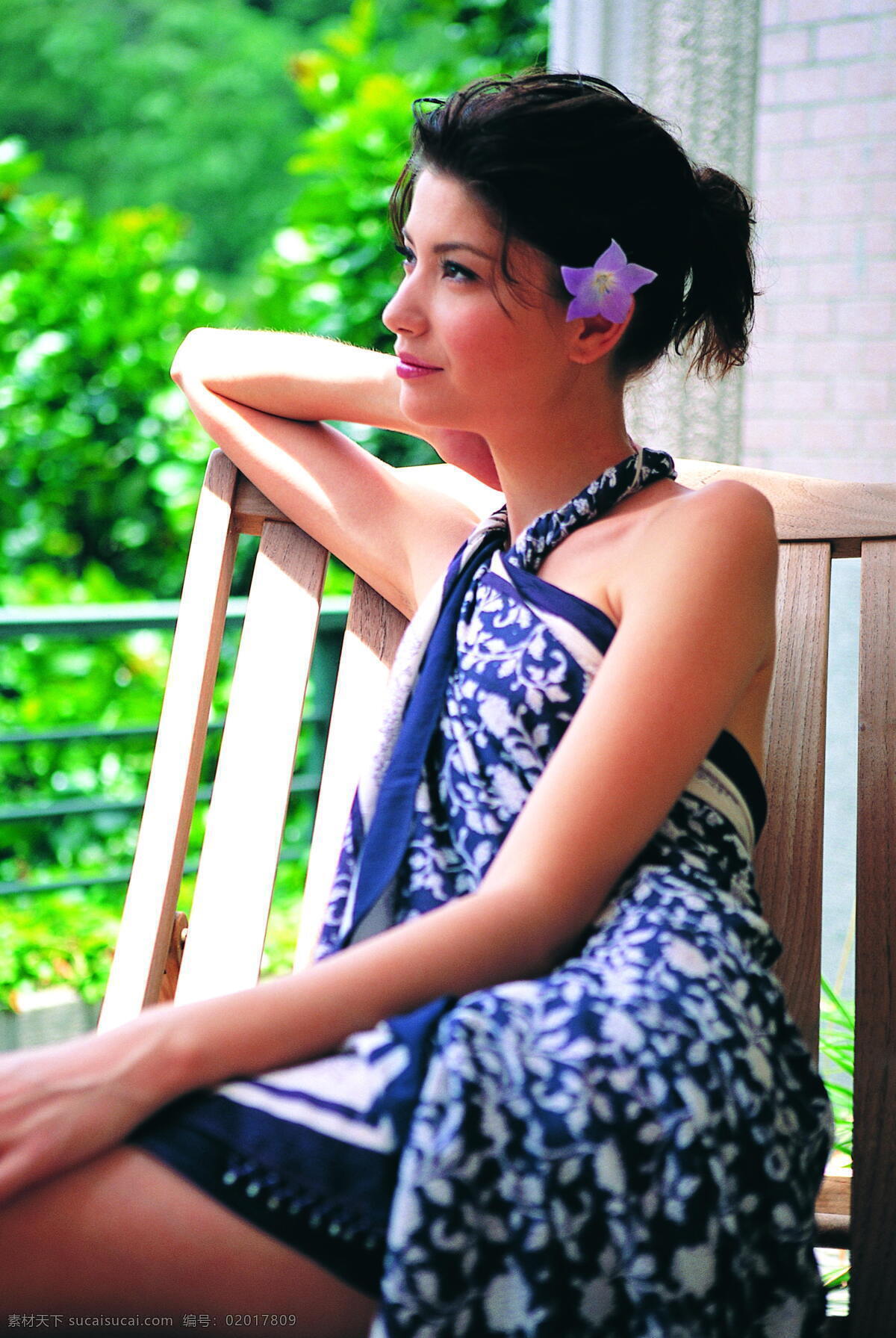 穿着 花 裙子 休闲 美女图片 美容 舒压 spa 养生 女人 女性 美容素材 美女 spa女性 人物图片