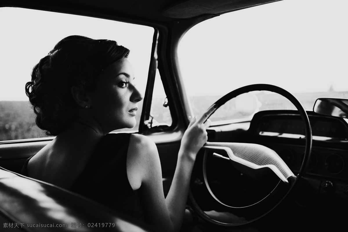 汽车 时尚 美女图片 美女 黑色 卷发 汽车图片 现代科技