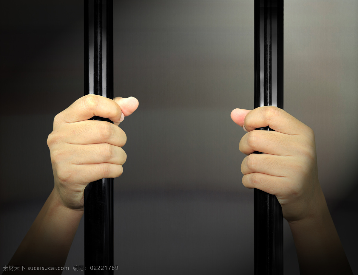监狱 铁门 牢笼 笼子 犯罪 法律 悔恨 忏悔 各种手势 手势 手部动作 手指 手部特写 人物手势