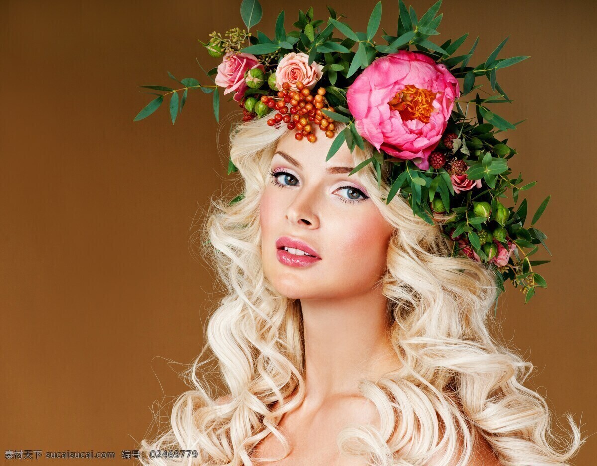 头 戴 鲜花 卷发 美女图片 花朵 花环 美容模特 时尚美女 美女模特 美女写真 性感美女 外国女性 外国女人 人物图片