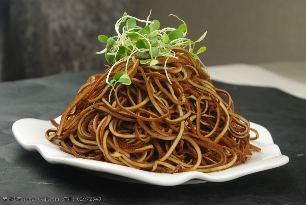 香椿苗 黑豆腐丝 凉菜 凉拼 餐饮美食